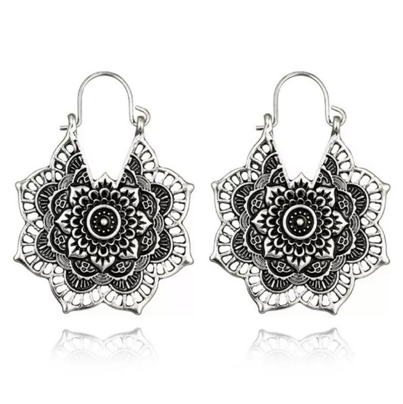 ❣️HP❣️*Last Pair* BoHo Flower Filigree Earrings - Picture 2 of 2